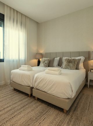 Twin bedroom