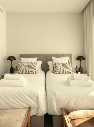 Twin bedroom