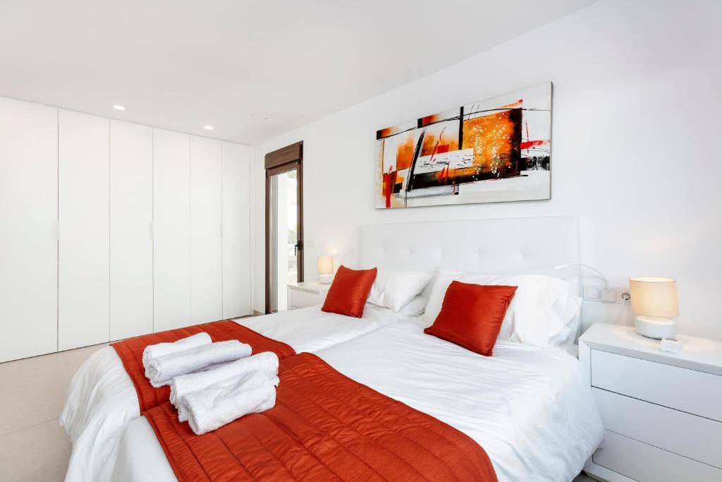 Twin bedroom
