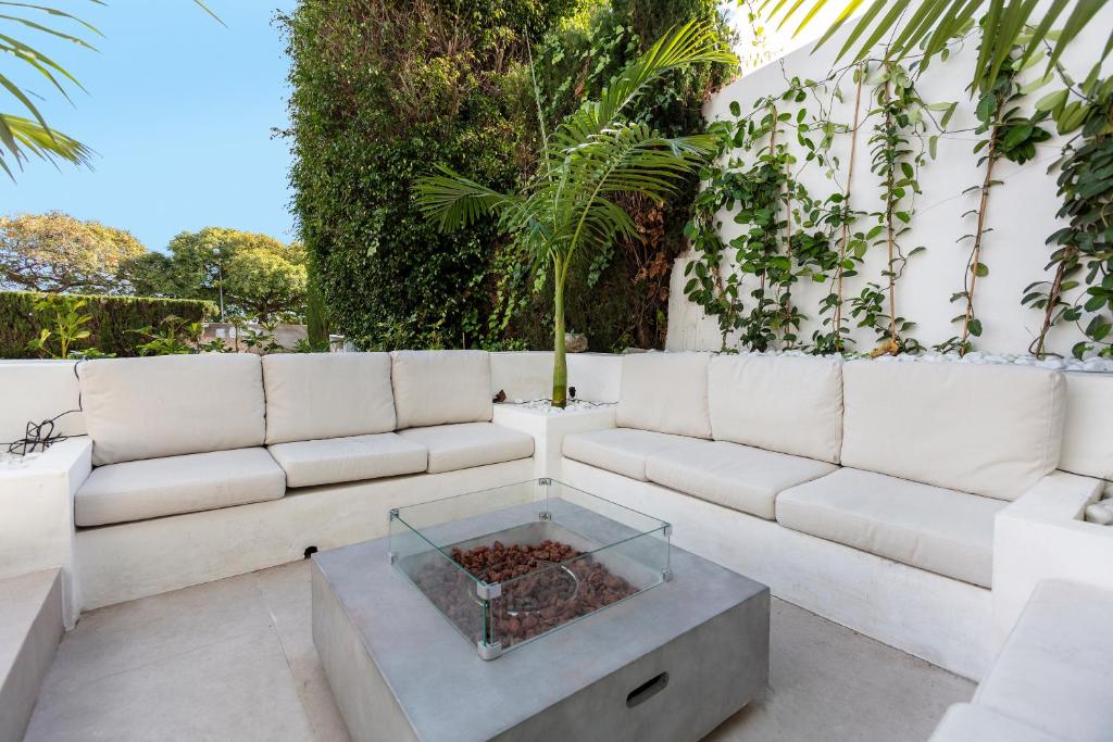 Garden seating