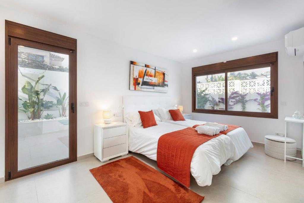 Bedroom & garden